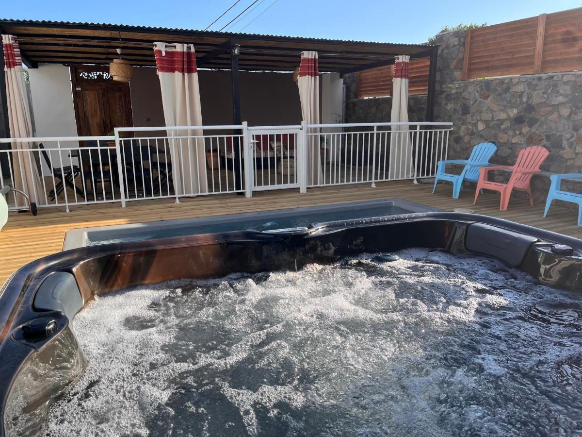 La Casita Creole Villa Avec Piscine Et Jacuzzi Saint Pierre Eksteriør billede